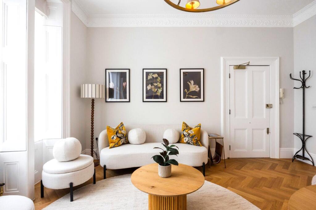 1 bedroom apartment for sale in Kensington Park Road, Kensington, London, W11